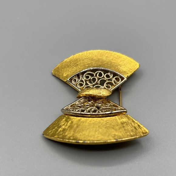 Vintage Gold Bow Brooch JP417 2/$20 - Picture 4 of 8